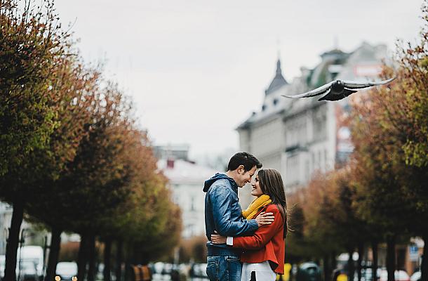 couple on a date in Budapest
