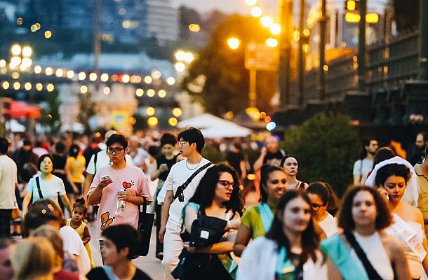 lower quay budapest summer atmosphere