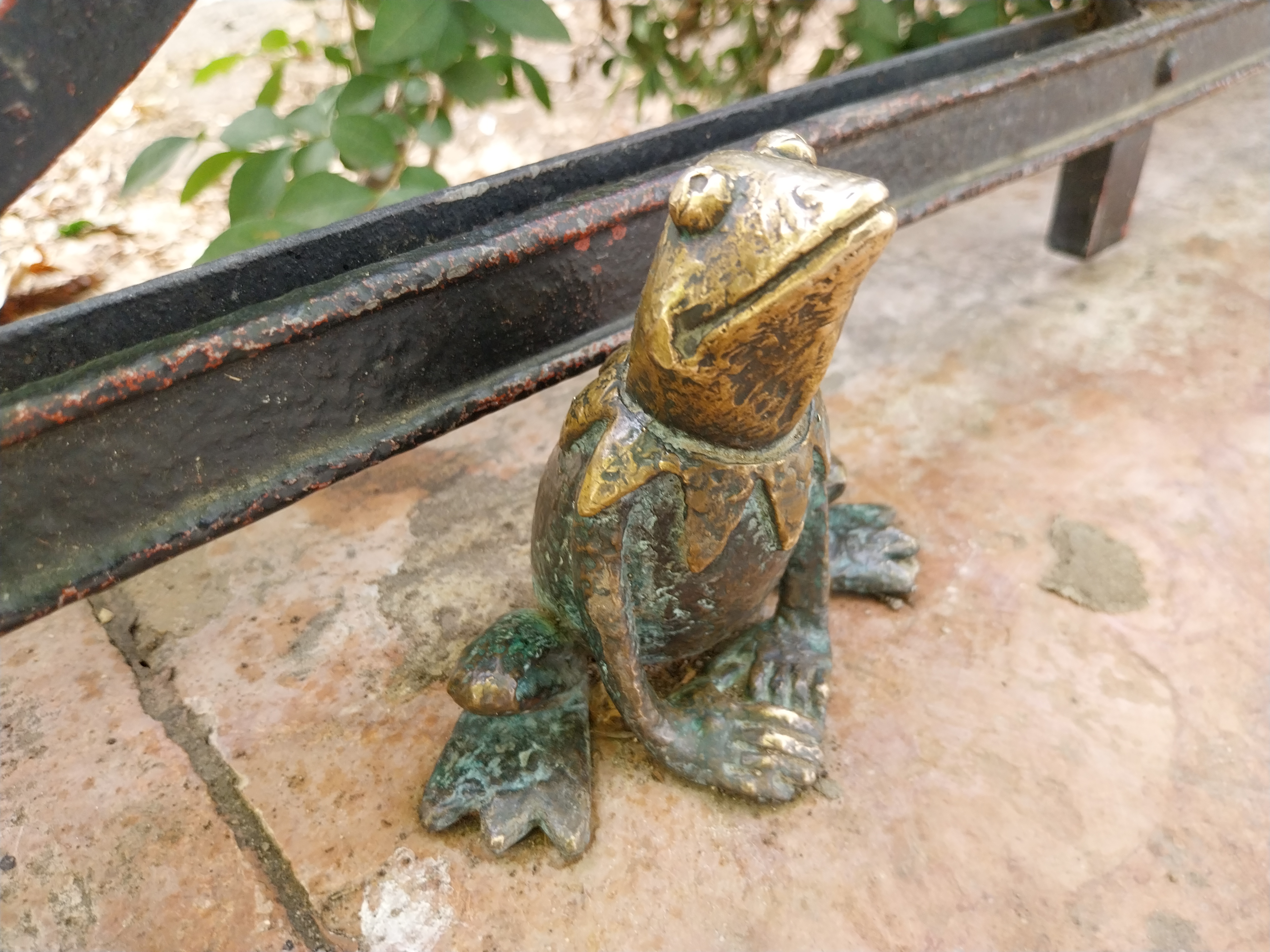 Kermit mini statue