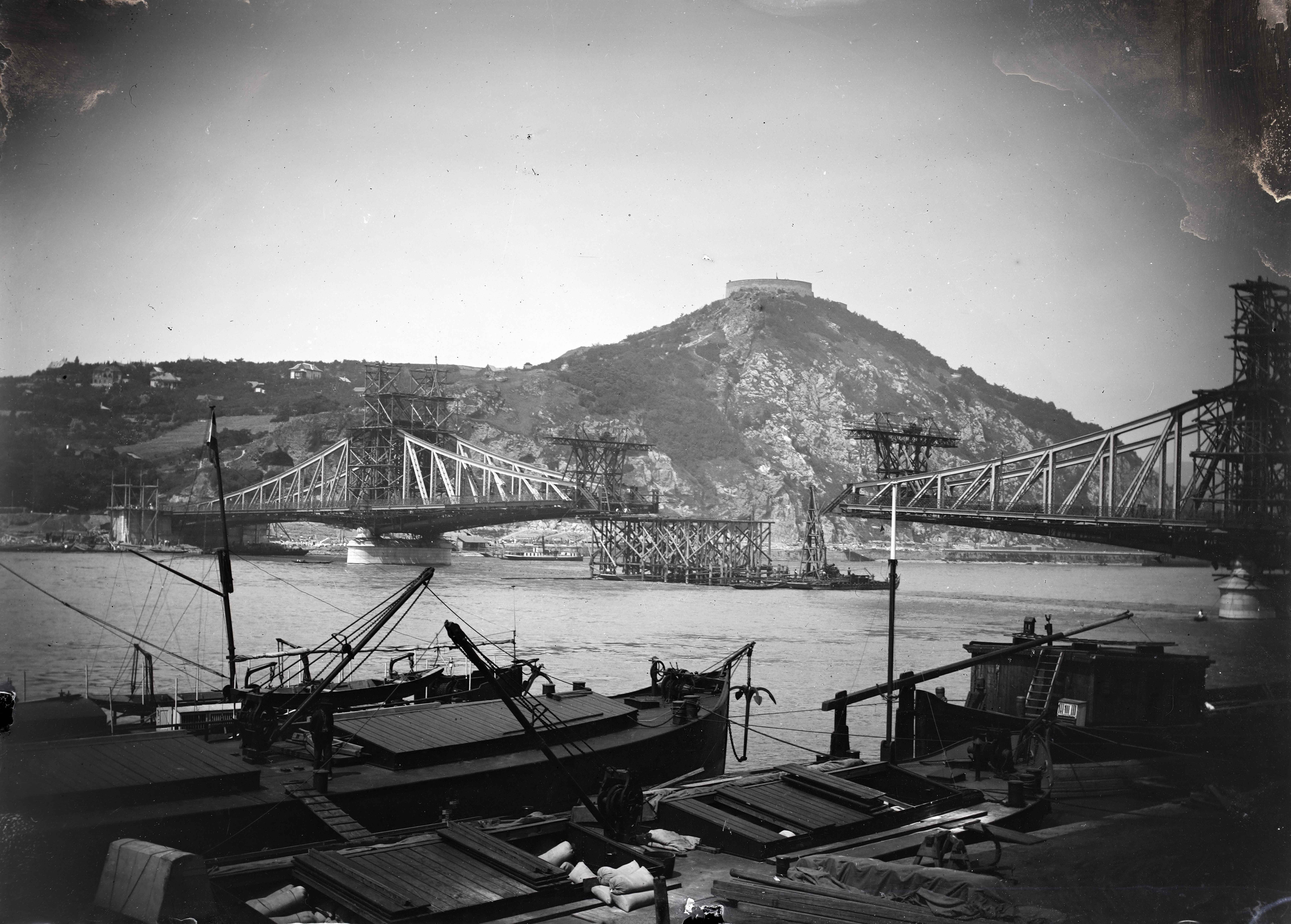 The Franz Joseph bridge under construction