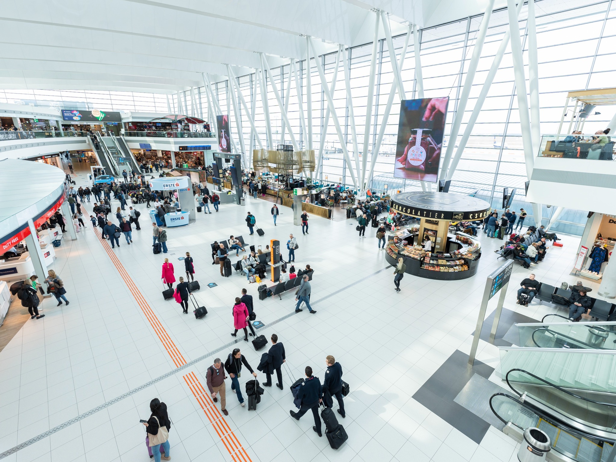 budapest airport wins skytrax award for best airport in eastern europe in 2026 again