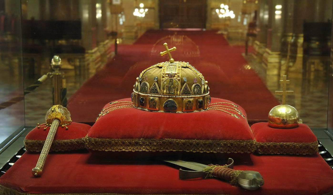 See the Holy Crown of Hungary for Free