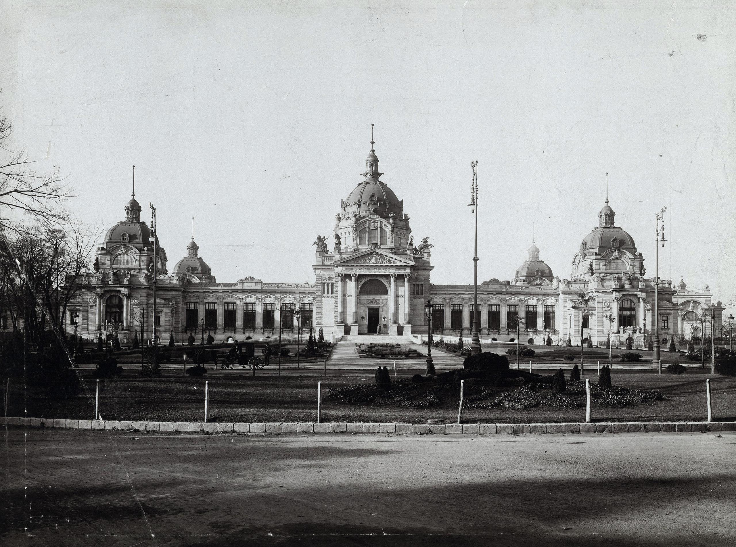 Széchenyi fürdő. A kép forrását kérjük így adja meg: Fortepan / Budapest Főváros Levéltára. Levéltári jelzet: HU.BFL.XV.19.d.1.08.104
