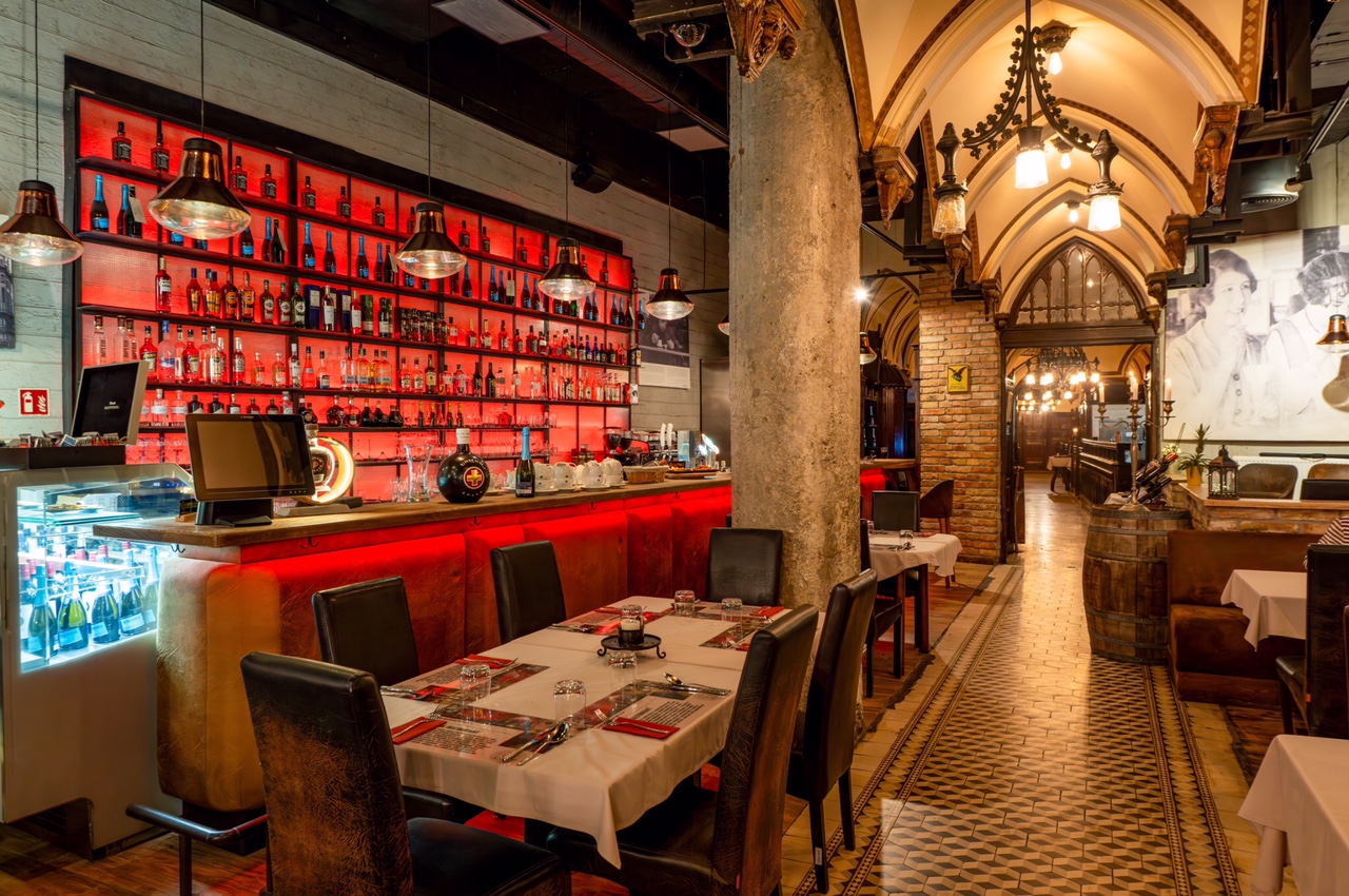 Apostolok Restaurant Budapest interior